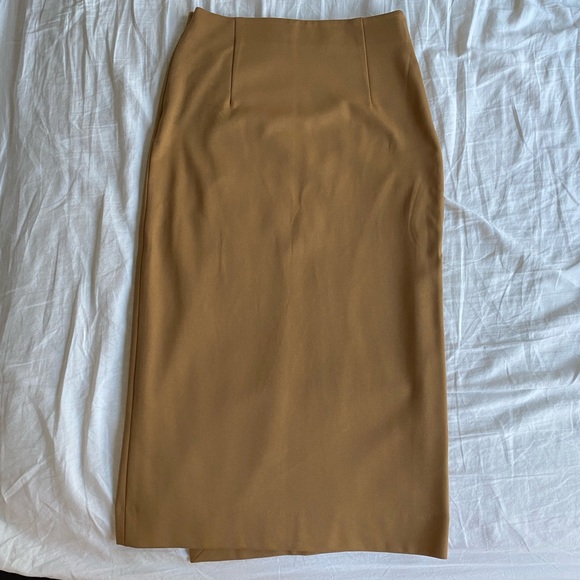 Buttoned-up wrap skirt - Picture 5 of 7